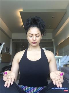 Pooja Kumar latest hot bikini stills