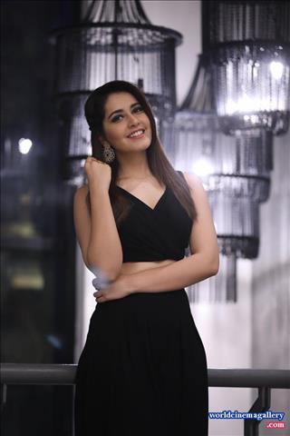 Raashi Khanna latest stills