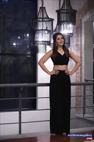 Raashi Khanna latest stills