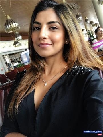 Rachel white latest hot stills 