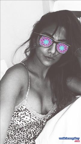 Rachel white latest hot stills 