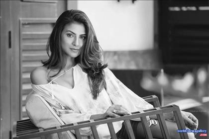 Rachel white latest hot stills 