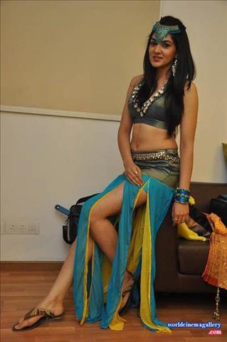 Sakshi Chaudhary stills from Suvarna Sundari movie 