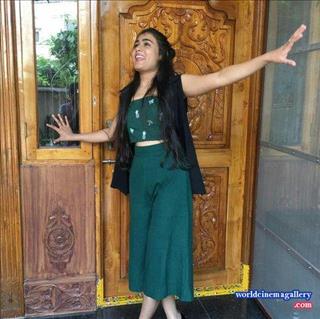 Shalini Pandey Cute latest stills 