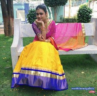 Shalini Pandey Cute latest stills 