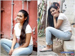 Shalini Pandey Cute latest stills 