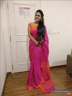 Shalini Pandey Cute latest stills 