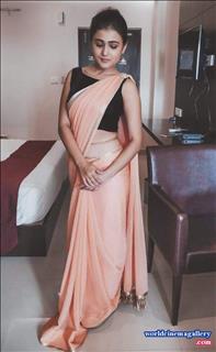 Shalini Pandey Cute latest stills 