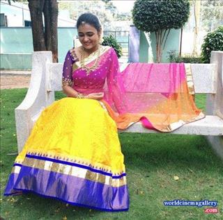 Shalini Pandey Cute latest stills 