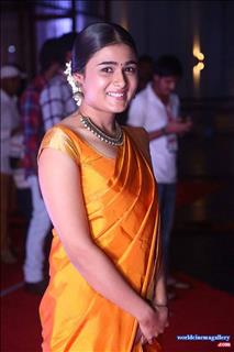 Shalini Pandey latest stills from 100 percent kadhaal