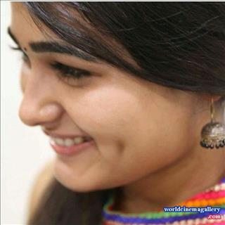 Shalini Pandey latest stills from 100 percent kadhaal