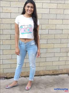 Shalini Pandey latest stills from 100 percent kadhaal