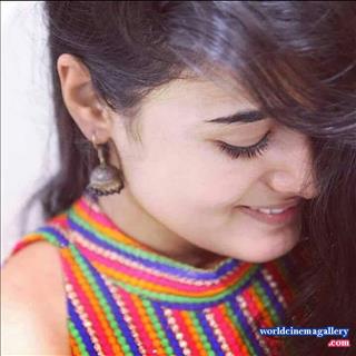 Shalini Pandey latest stills from 100 percent kadhaal