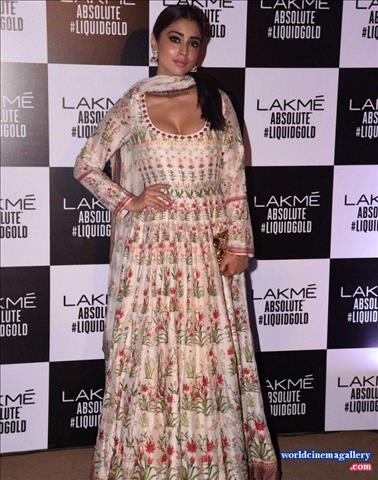Shriya Saran at Lakme Fashion Week Summer Resort 2017