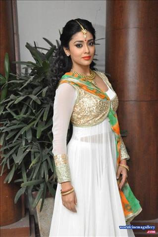Shriya Saran Latest Stills