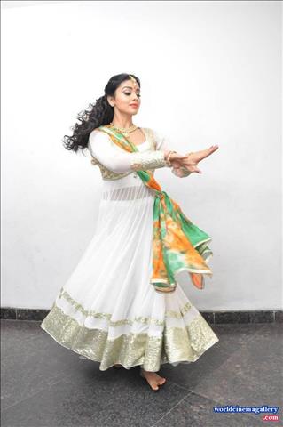 Shriya Saran Latest Stills