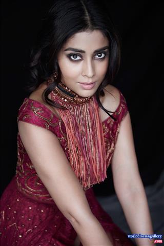 Shriya Saran Latest Stills