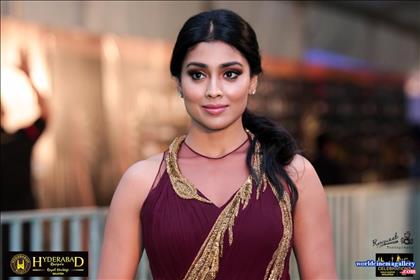 Shriya Saran Latest Stills