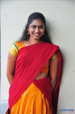 Siri Sri maa voollo osari em jarigindante movie Hot Red stills