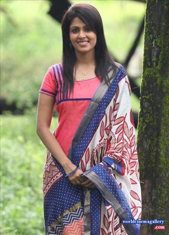 Suntv Nandini Serial Malavika Wales Hot Saree stills