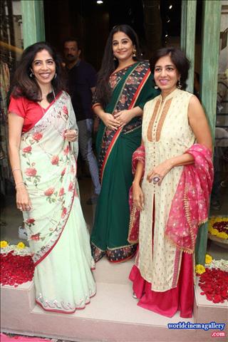 Vidya balan in Tumhari Sulu movie Pre show for celebrities