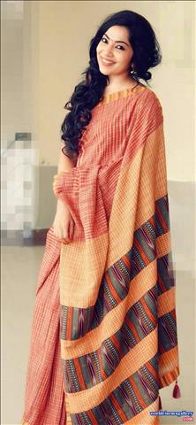Vijay TV anchor VJ Ramya Subramanian Cute latest saree stills 