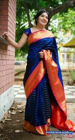 Vijay TV anchor VJ Ramya Subramanian Cute latest saree stills 