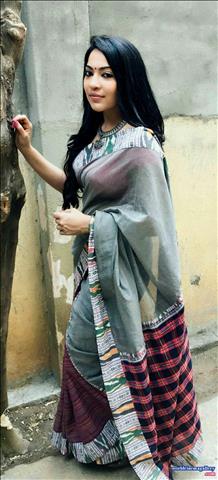 Vijay TV anchor VJ Ramya Subramanian Cute latest saree stills 