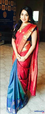 Vijay TV anchor VJ Ramya Subramanian Cute latest saree stills 