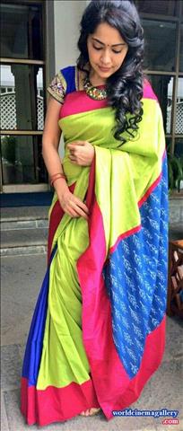 Vijay TV anchor VJ Ramya Subramanian Cute latest saree stills 