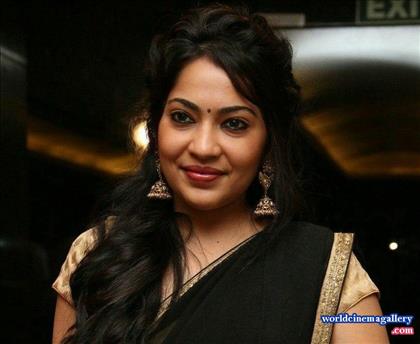 Vijay TV anchor VJ Ramya Subramanian Cute latest saree stills 