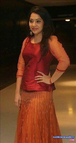 Vijay TV anchor VJ Ramya Subramanian Cute latest saree stills 