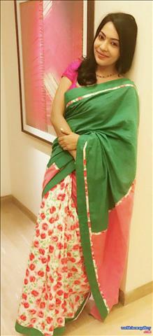 Vijay TV anchor VJ Ramya Subramanian Cute latest saree stills 