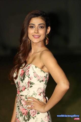 Aakanksha Singh latest Hot Stills