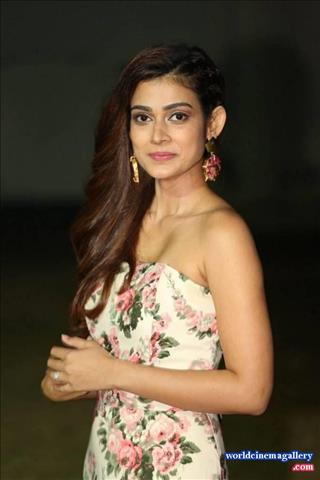 Aakanksha Singh latest Hot Stills