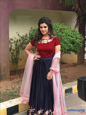 Aathmikaa latest PhotoShoot Stills