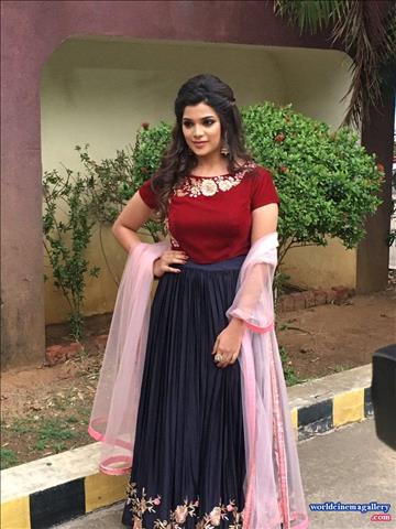 Aathmikaa latest PhotoShoot Stills