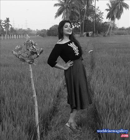 Aathmikaa stills in meesaya murukku movie