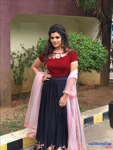 Aathmikaa stills in meesaya murukku movie
