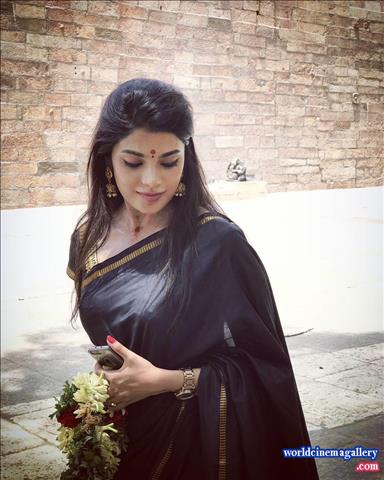 Aathmikaa stills in meesaya murukku movie