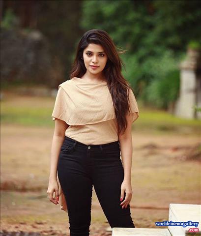 Aathmikaa stills in meesaya murukku movie
