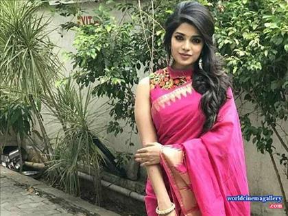 Aathmikaa stills in meesaya murukku movie