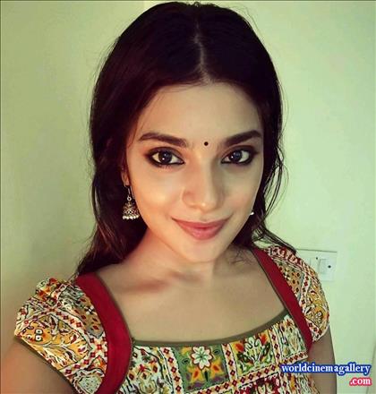 Aathmikaa stills in meesaya murukku movie