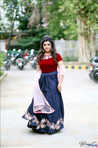 Aathmikaa stills in meesaya murukku movie