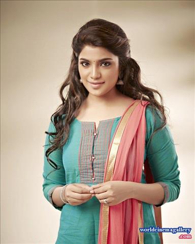 Aathmikaa stills in meesaya murukku movie