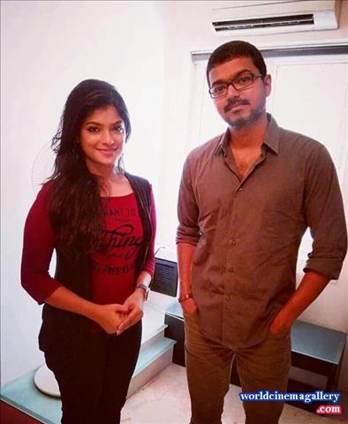 Aathmikaa stills in Naragasooran Movie