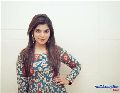 Aathmikaa stills in Naragasooran Movie