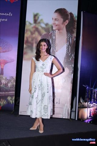 Alia Bhatt latest Hot stills