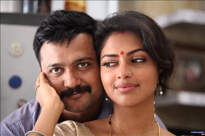 Amala paul stills at Thiruttu Payale 2 Dongodochadu movie