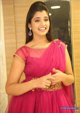 Anchor Shyamala Photos In Red Dress